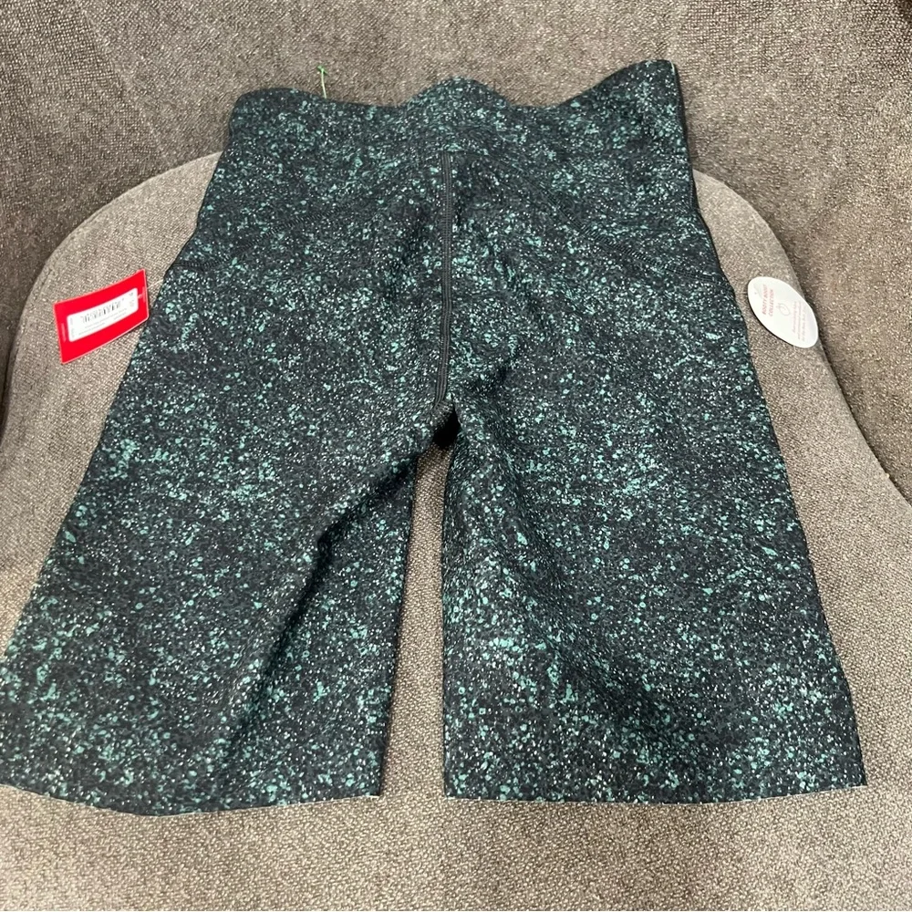 Spanx booty‎ boost printed bike shorts size S